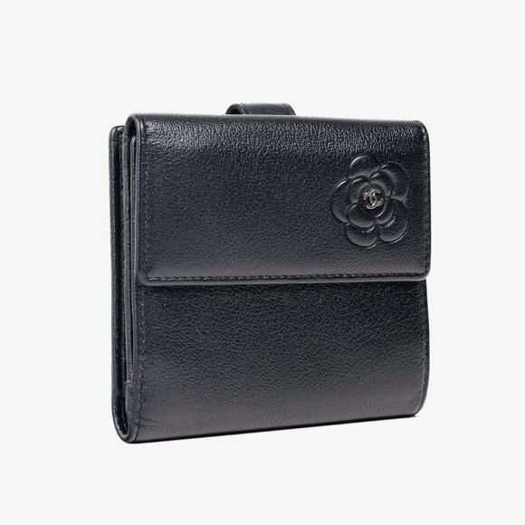 Chanel Camellia Black Leather Compact Wallet - Picture 2 of 12